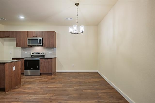 Foto del edificio - 601 Blackland dr