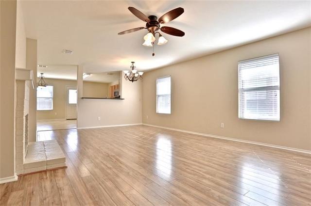 Foto del edificio - 1724 Honey Creek Ln