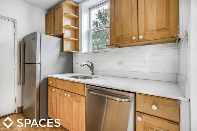 Building Photo - 613 1/2 W Arlington Pl