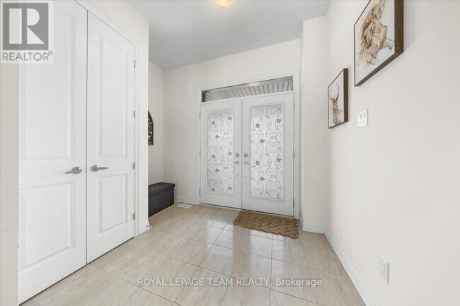 Building Photo - 290 Turnbuckle Cres