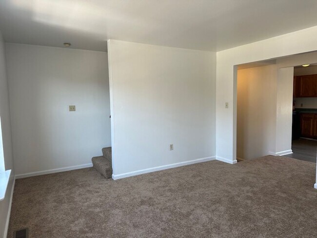 Foto del edificio - 26 Petersburg Ln