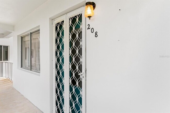 Foto del edificio - 8533 110th St