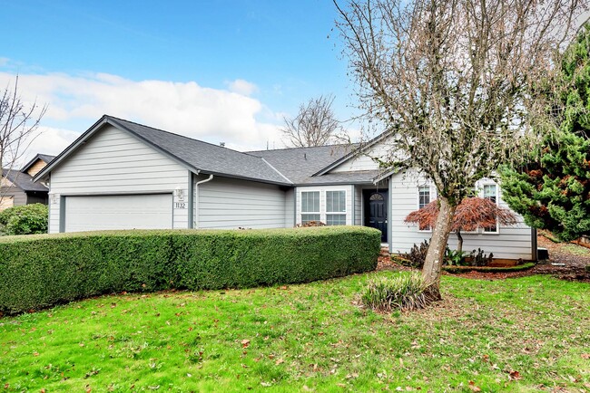 Building Photo - Terrific 3 Bedrooms, 2 Bathrooms House in ...