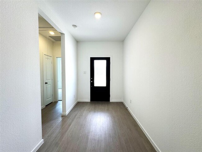 Foto del edificio - 6815 Harvest Wheat Ln