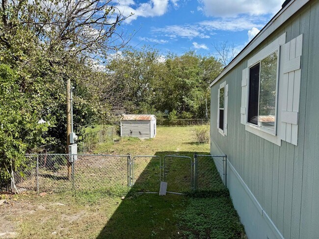 Foto del edificio - For Rent – Nearly New Home in Elm Mott, TX