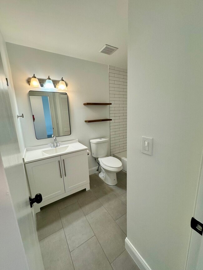 Photo - 10806 SW 72nd St Townhome
