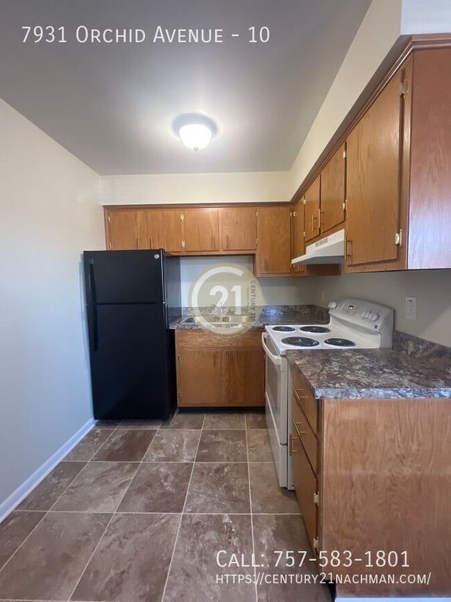 Building Photo - 7931 Orchid Ave