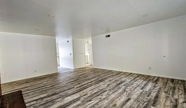 Foto del edificio - 15508 WILLIAMS ST UNIT N TUSTIN 92780(3 BE...