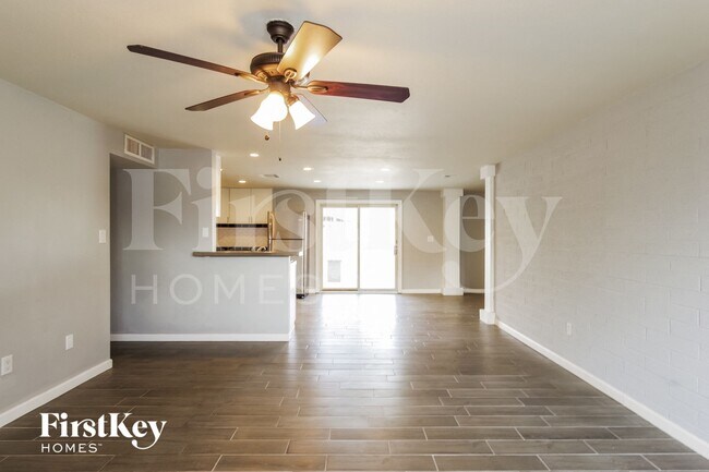 Foto del edificio - 3460 E Presidio Rd