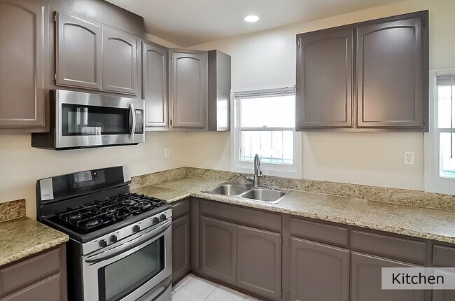 Cocina - 1234 W 37th Dr