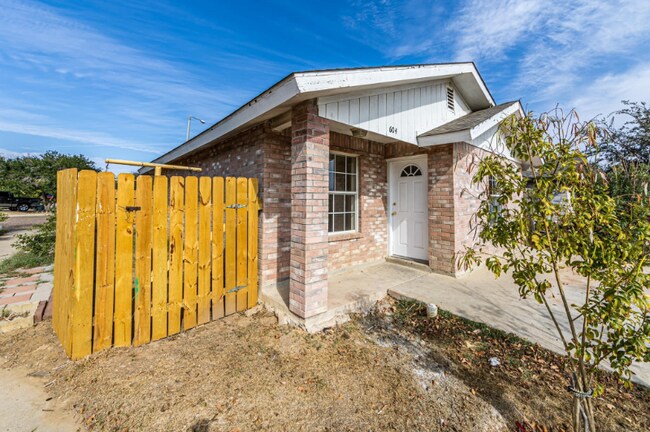 Building Photo - 604 Gage Loop