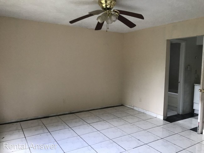 Building Photo - 8206 Windy Acres Dr
