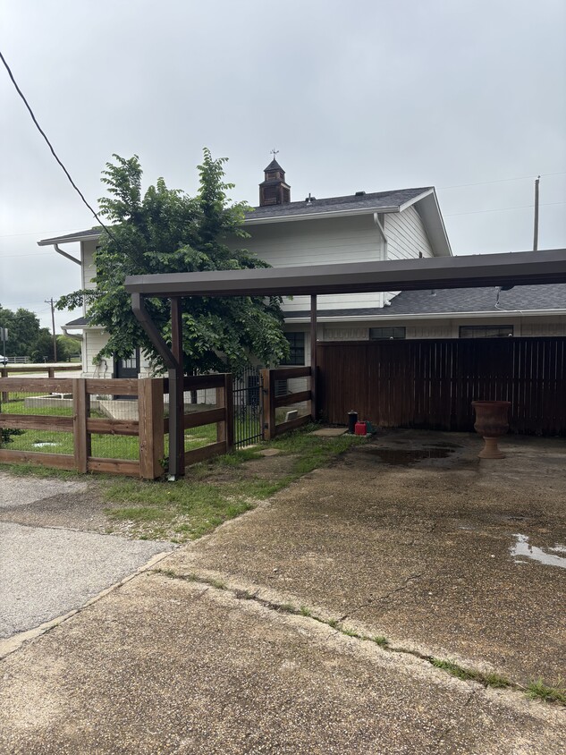 Building Photo - 521 FM 407