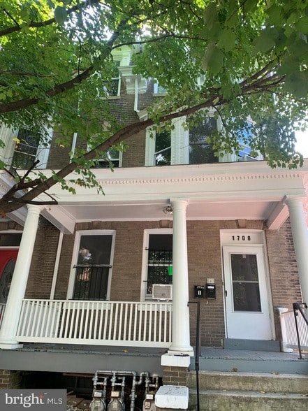 Building Photo - 1708 Kilbourne Pl NW