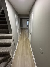 Building Photo - 102 Aqua Ct Building Photo - 102 Aqua Ct