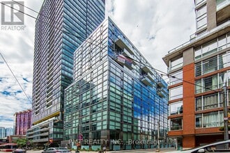 Building Photo - 25-625 Oxley St