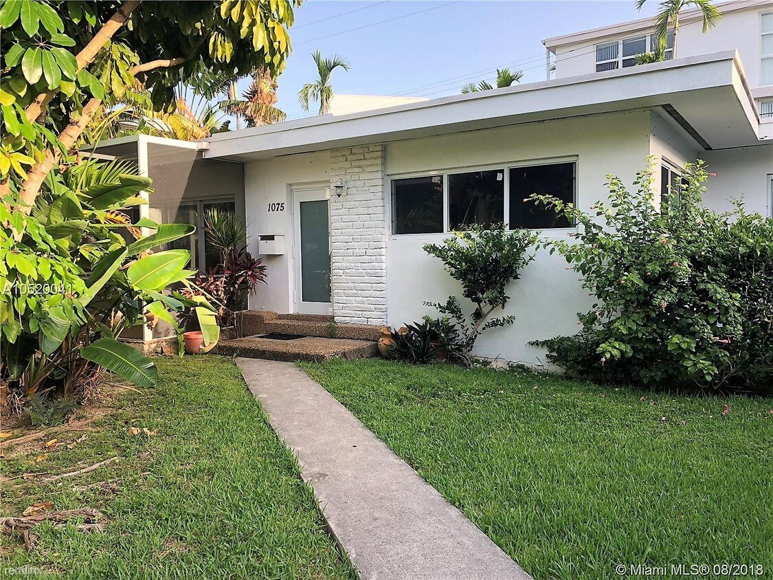 Foto principal - 2 br, 2 bath Condo - Bougain-Villa Condos
