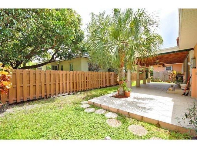 Foto del edificio - 8900 Abbott Ave