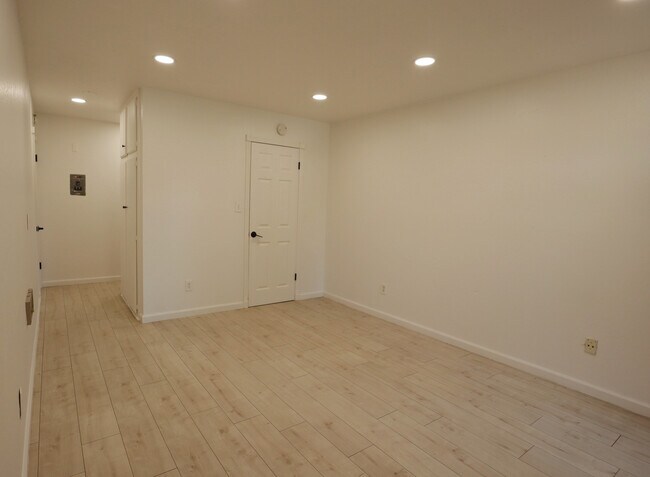 Foto del edificio - 1010 W MacArthur Blvd