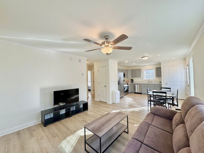 Foto del edificio - The Home You’ve Been Searching For! *Utilities with a rental premium.*