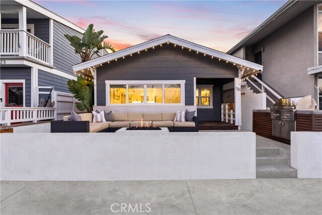 Foto del edificio - 121 E Balboa Blvd