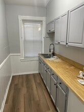 Building Photo - 123 Donelson St