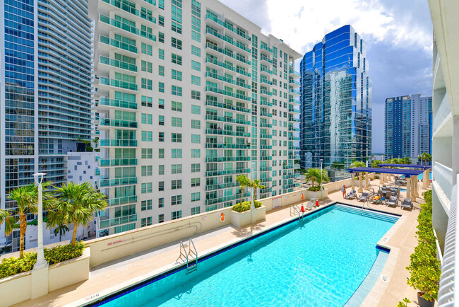 Building Photo - 1200 Brickell Bay Dr