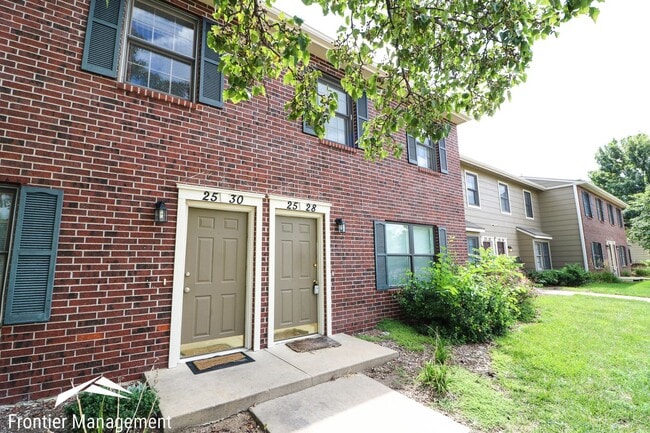 Building Photo - 2528 Candlecrest Cir