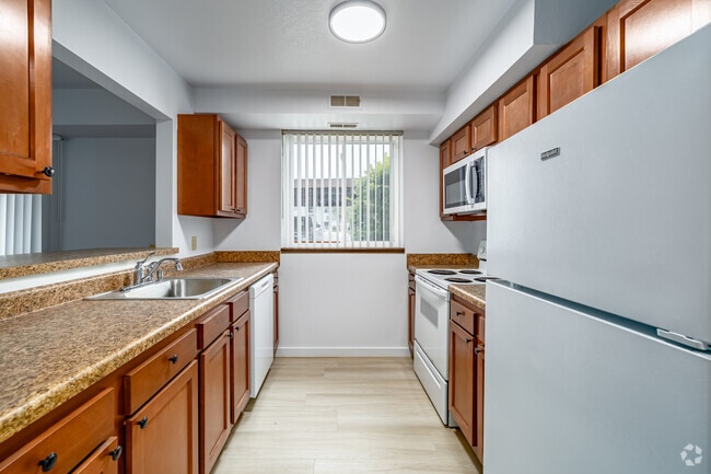 Interior Photo - Quail Creek Apartments