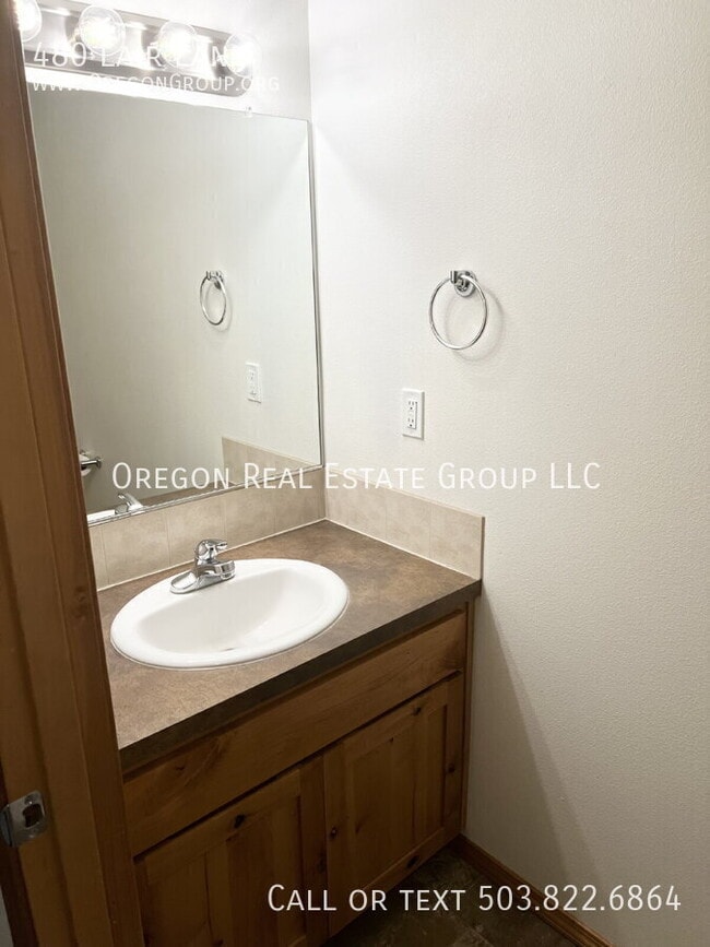 Building Photo - 480 Lair Ln