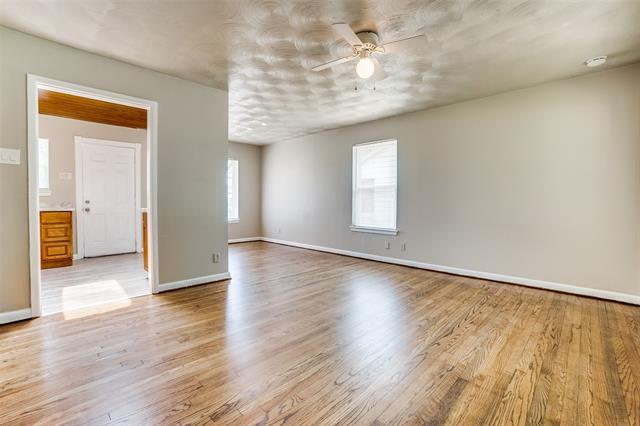 Building Photo - 2428 Highwood Dr