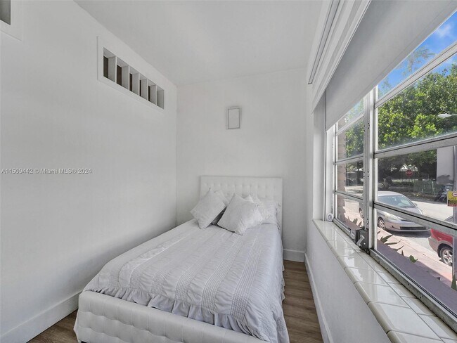 Foto del edificio - 730 12th St