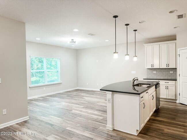 Building Photo - 3280 Chestnut Ridge Way