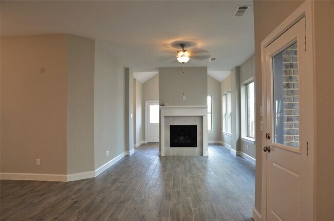 Foto del edificio - 23834 Pullin Market Dr