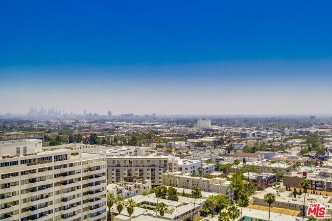 Foto del edificio - 7250 Franklin Ave