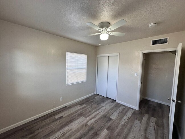 Foto del edificio - APPLY FOR THIS BEAUTIFUL HOME TODAY!