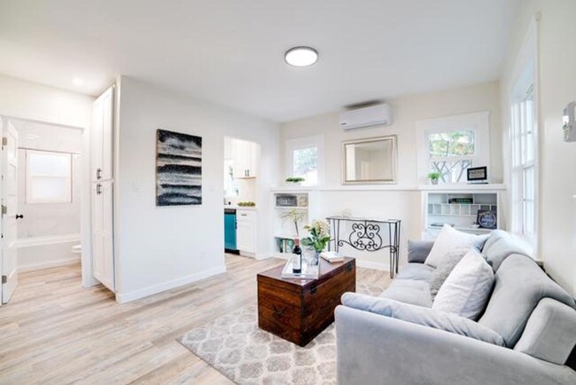 Foto del edificio - 2 Bed, 1 Bath House in North Park!