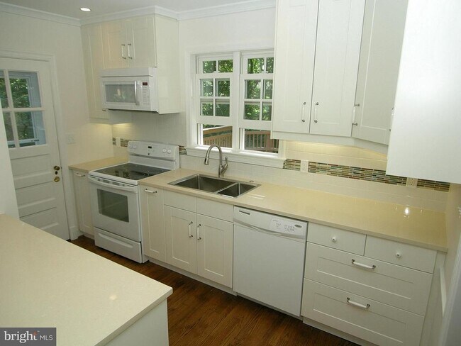 Foto del edificio - 6625 31st St NW