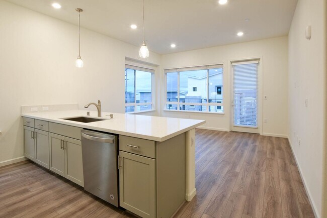 Building Photo - Recently Built 3 Bedroom 2 Bath Communications Hill Luxury Condo!