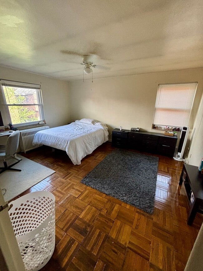 Building Photo - Spacious and Bright Shadyside 1 Bedroom