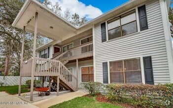 Building Photo - 702 Meadowbrook Dr