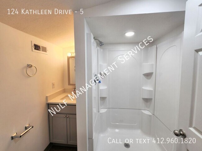 Foto del edificio - 124 Kathleen Dr