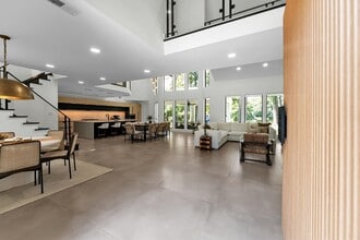 Building Photo - 1 E Wedgewood Glen