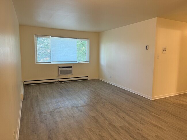 Building Photo - 727 S Maple Ave