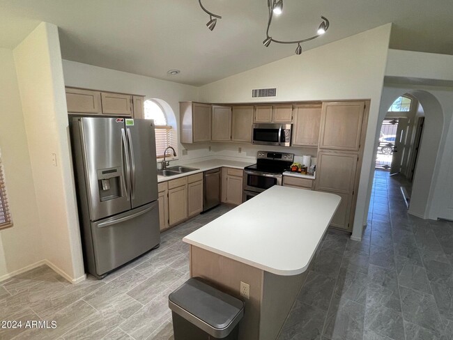 Building Photo - 4528 E Thistle Landing Dr