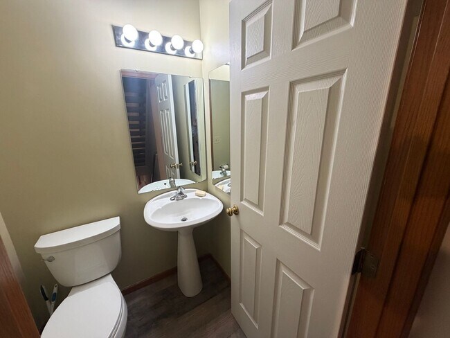 Foto del edificio - 6913 Tippecanoe Rd