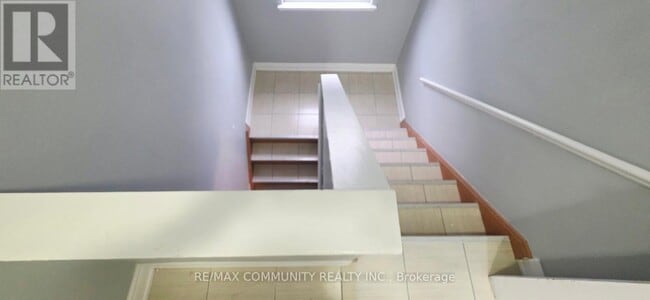 Building Photo - 30 Canlish Rd