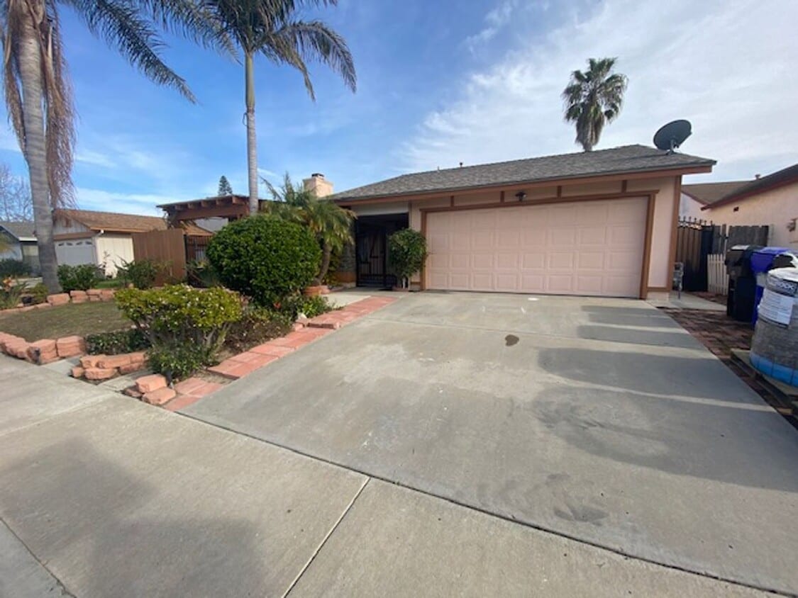 Primary Photo - 3 Bedroom Mira Mesa Home (with a pool!)