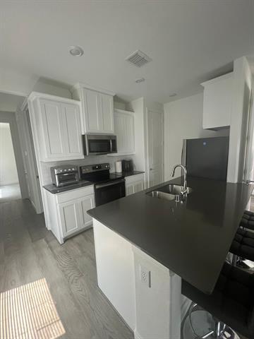 Building Photo - 8282 Vitex Ave