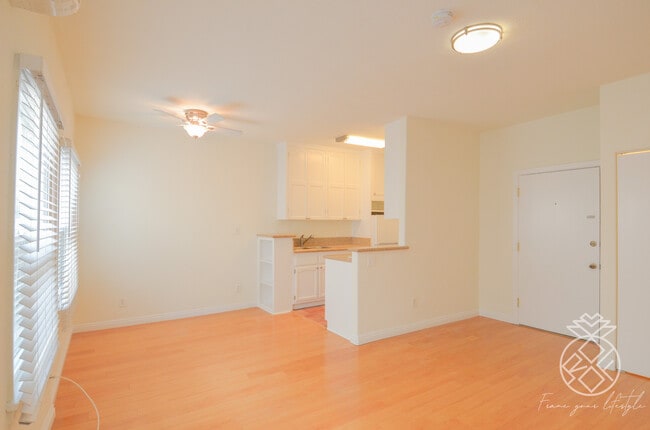 Building Photo - 5917 Barton Ave